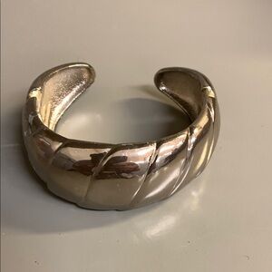 Avon Silver-Tone Clutch Bracelet